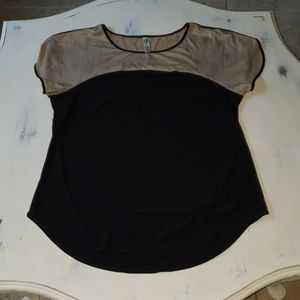 Very soft 2 tone short sleeved t-shirt